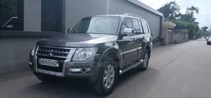 Mitsubishi Pajero V90 3.0 V6 GL 2018 Gris