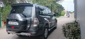 Mitsubishi Pajero V90 3.0 V6 GL 2018 Gris