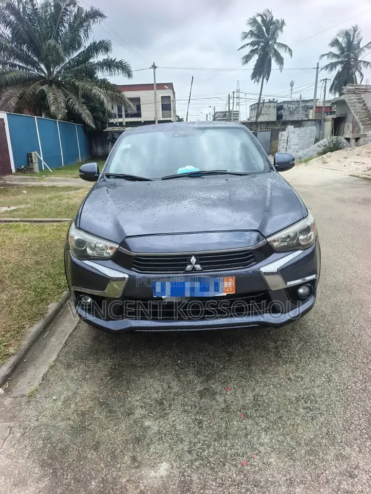 Mitsubishi Outlander 2019 Gris