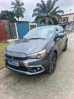 Mitsubishi Outlander 2019 Gris
