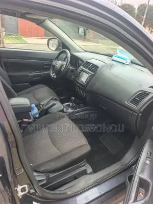 Mitsubishi Outlander 2019 Gris