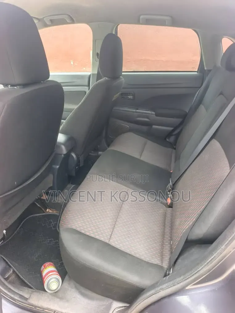 Mitsubishi Outlander 2019 Gris