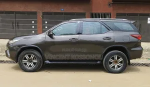 Toyota Fortuner 2019 Marron