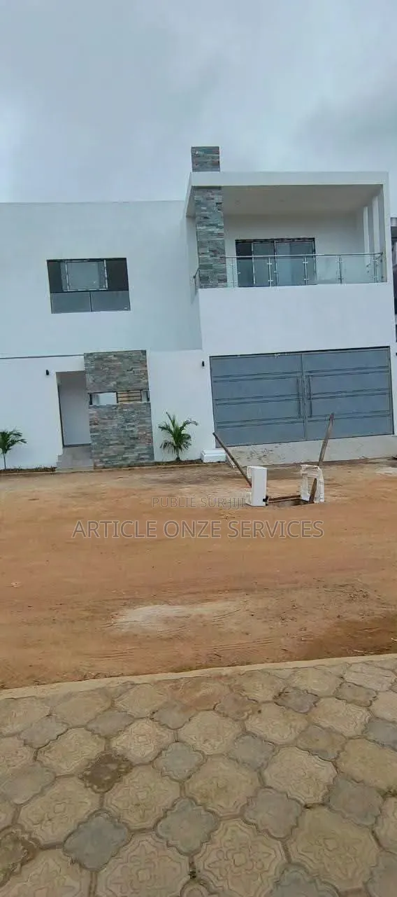 6chbre Villa dans Villa Duplex 9, Cocody à Vendre