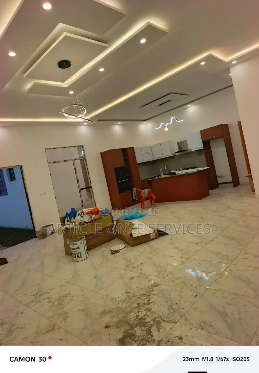 6chbre Villa dans Villa Duplex 9, Cocody à Vendre