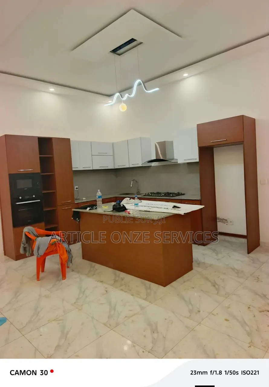6chbre Villa dans Villa Duplex 9, Cocody à Vendre