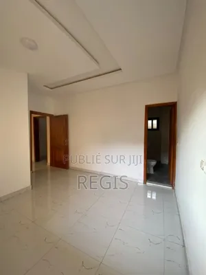 3chbre Maison dans Regis, Bingerville à Louer