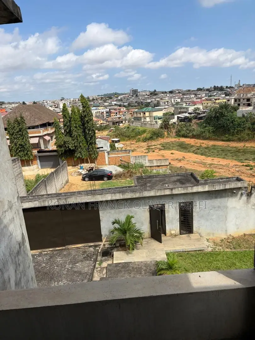 5chbre Duplex Dans Cocody À Vendre