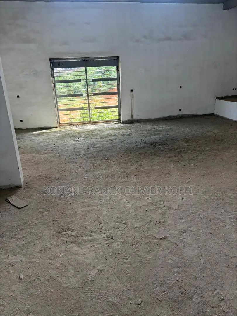 5chbre Duplex Dans Cocody À Vendre