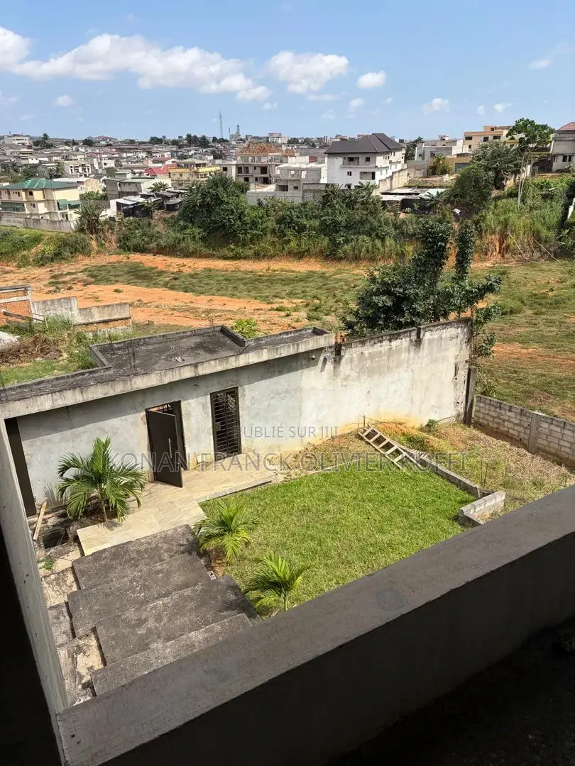 5chbre Duplex Dans Cocody À Vendre