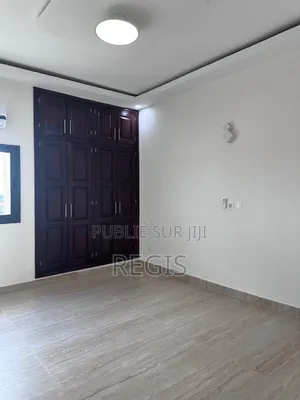 2chbre Appartement dans Regis, Cocody à Louer