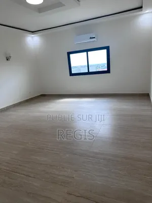 2chbre Appartement dans Regis, Cocody à Louer