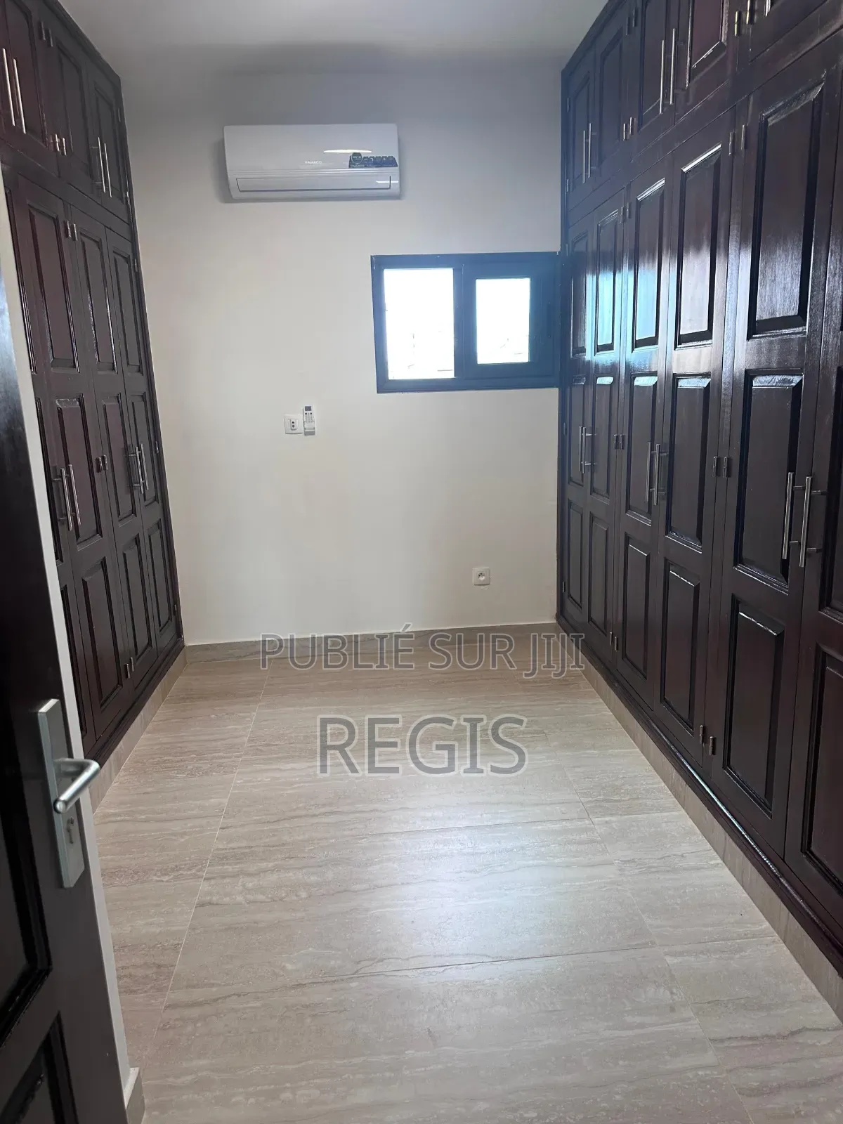 2chbre Appartement dans Regis, Cocody à Louer