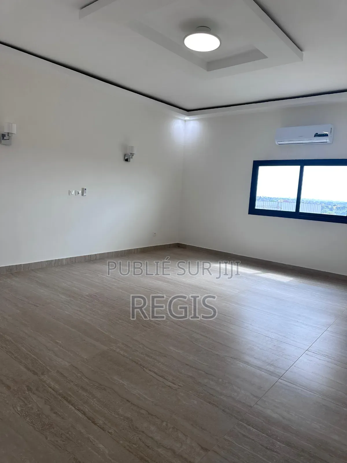 2chbre Appartement dans Regis, Cocody à Louer