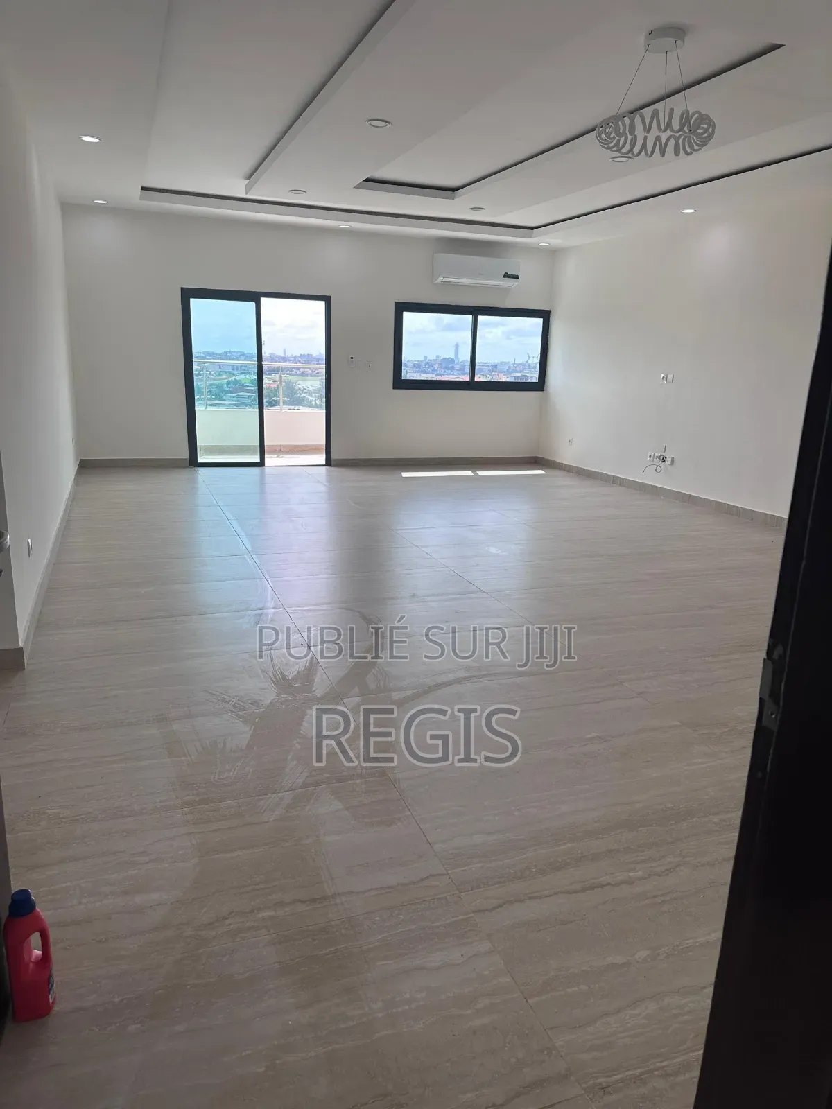 2chbre Appartement dans Regis, Cocody à Louer
