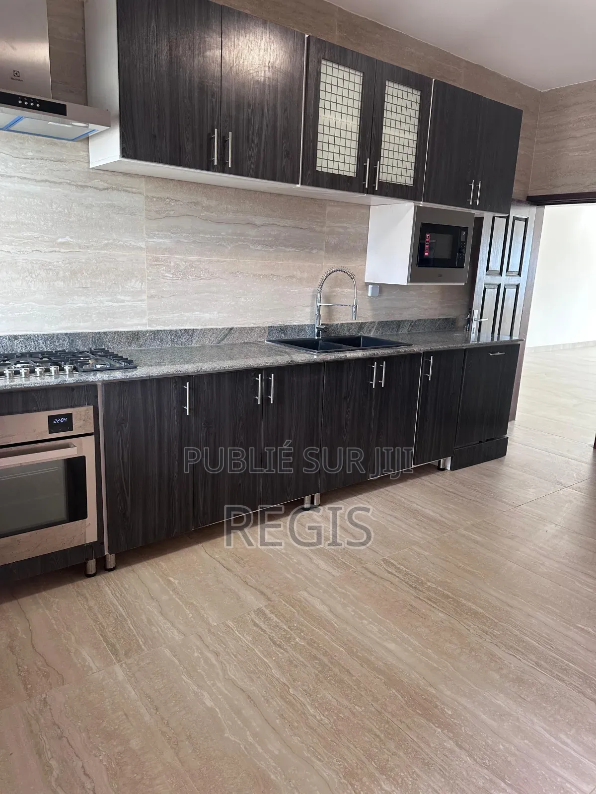 2chbre Appartement dans Regis, Cocody à Louer