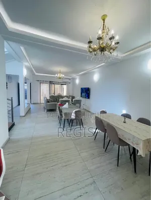 Meublé 5chbre Maison dans Regis, Cocody à Louer