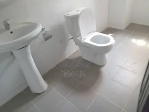 2chbre Appartement dans Regis, Cocody à Louer