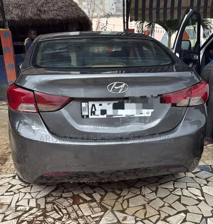 Hyundai Elantra Limited 4dr Sedan (1.8L 4cyl 6A) 2014 Gris
