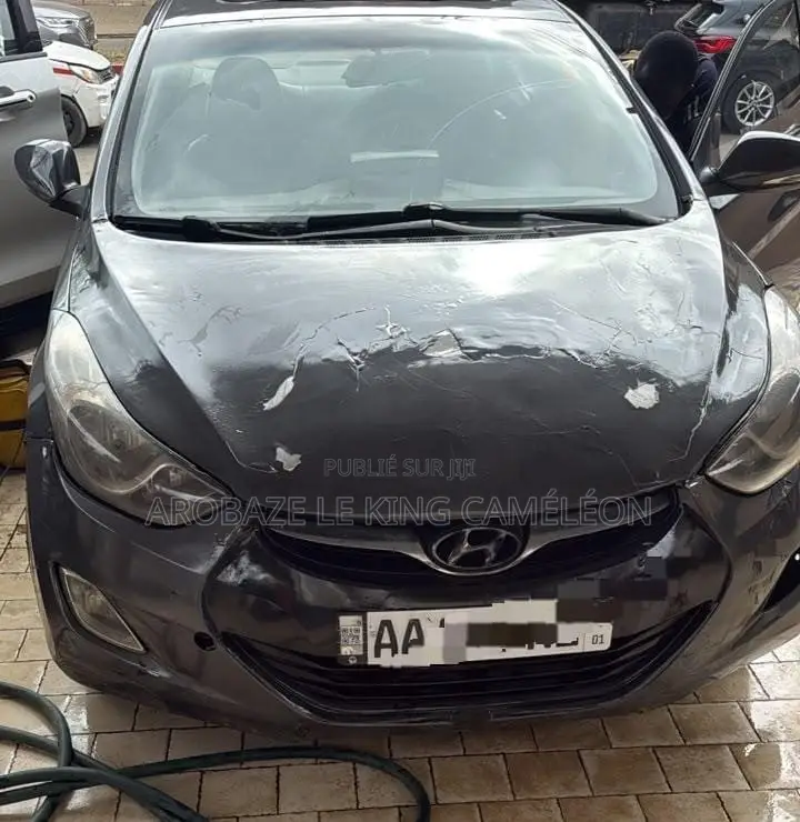 Hyundai Elantra Limited 4dr Sedan (1.8L 4cyl 6A) 2014 Gris