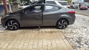 Hyundai Elantra Limited 4dr Sedan (1.8L 4cyl 6A) 2014 Gris