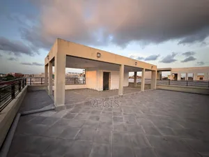 5chbre Duplex dans Regis, Cocody à Louer