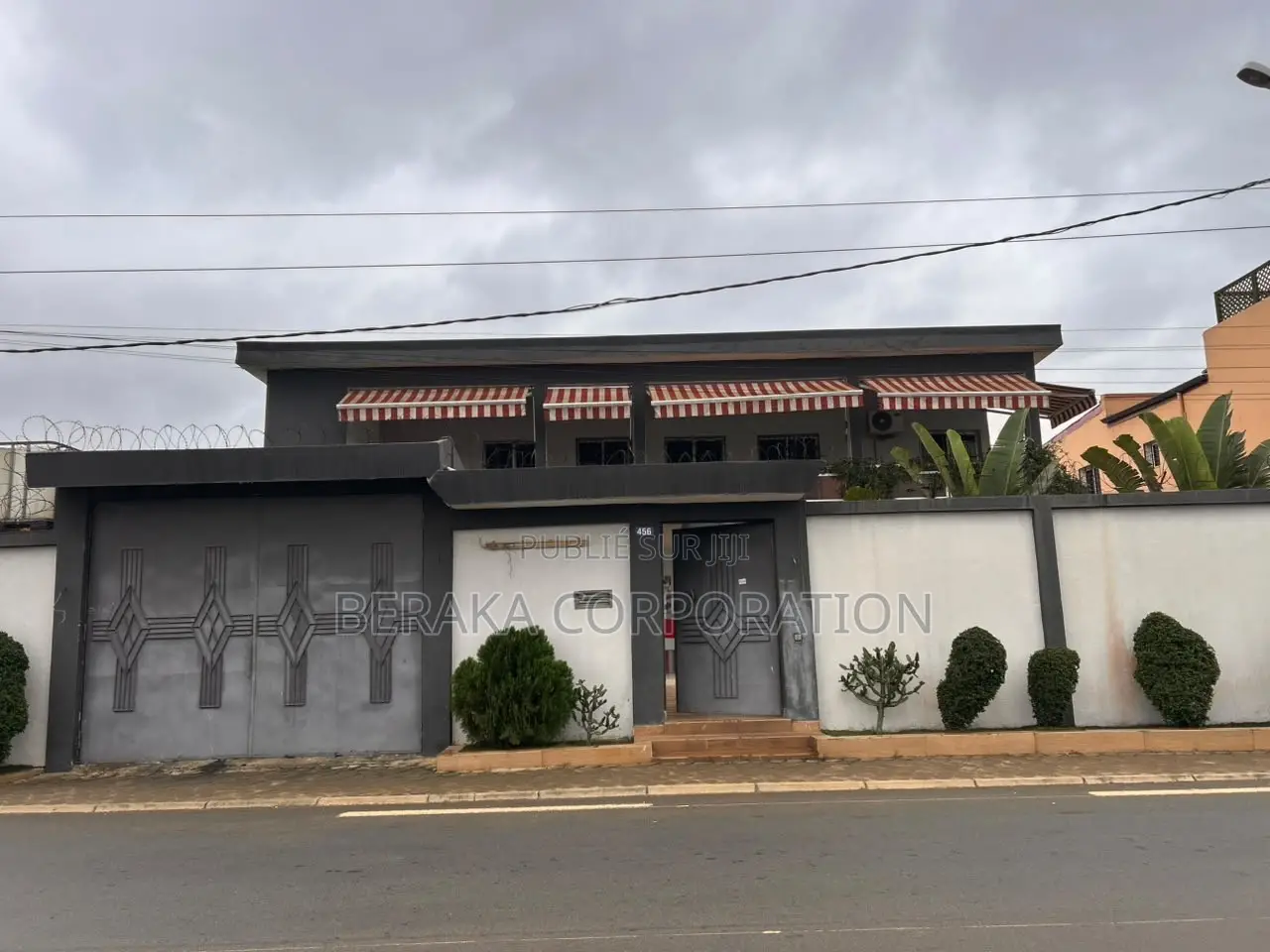 6chbre Duplex dans Beraka Corporation, Bingerville à Louer