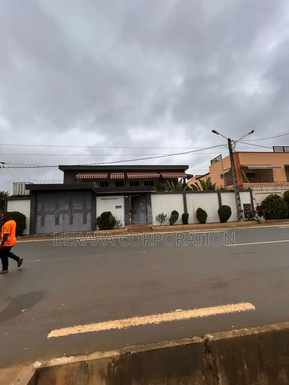 6chbre Duplex dans Beraka Corporation, Bingerville à Louer