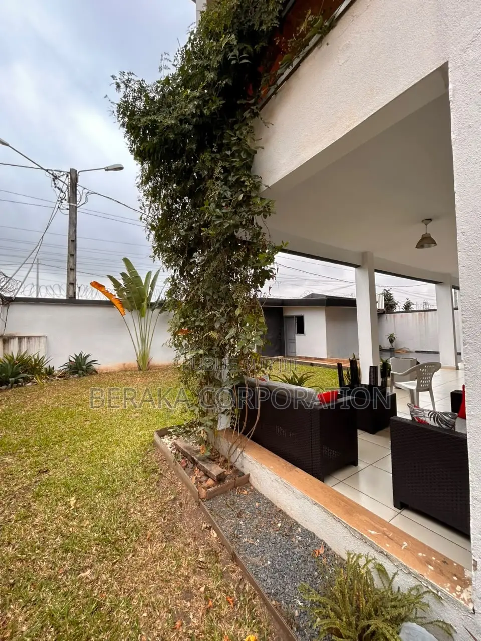 6chbre Duplex dans Beraka Corporation, Bingerville à Louer