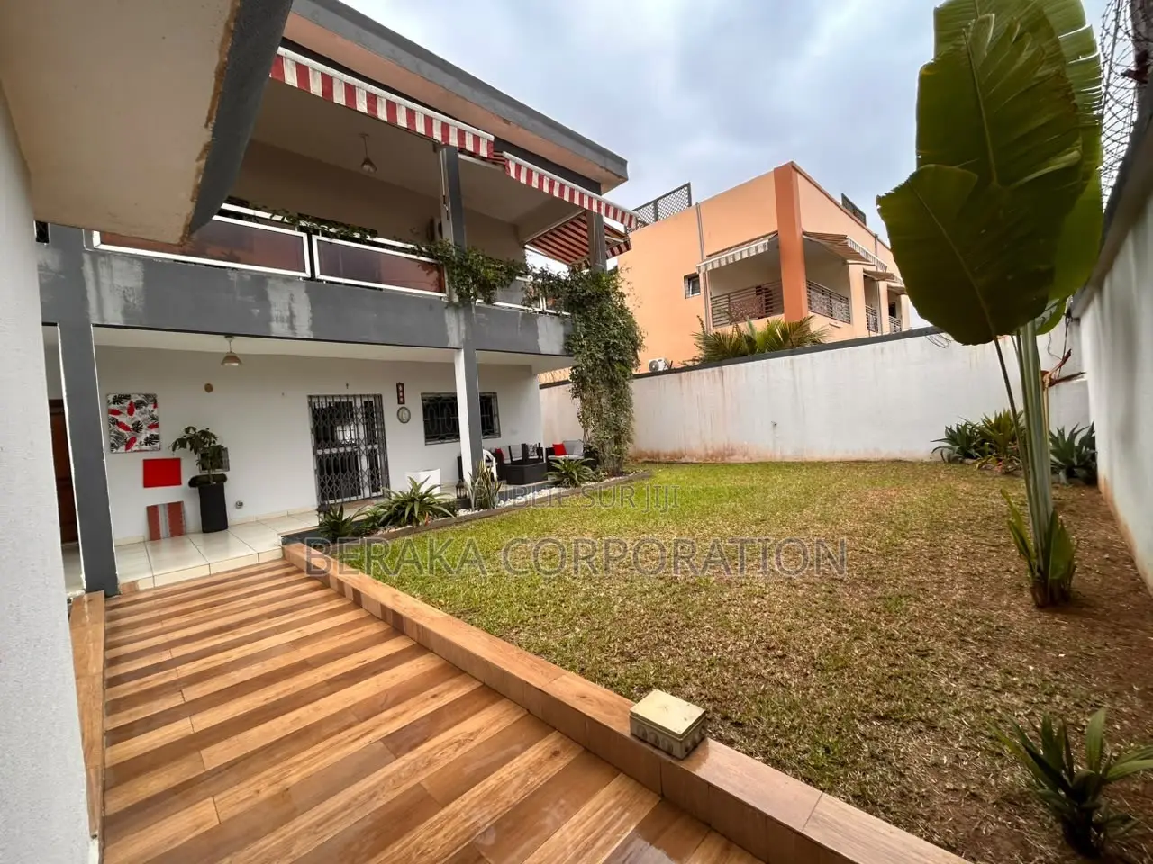 6chbre Duplex dans Beraka Corporation, Bingerville à Louer