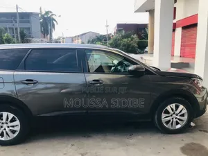 Peugeot 3008 2019 Gris