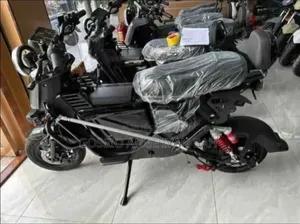 Nouveau Yamaha DT175 2026 Noir