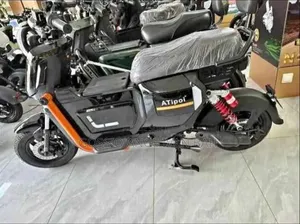 Nouveau Yamaha DT175 2026 Noir
