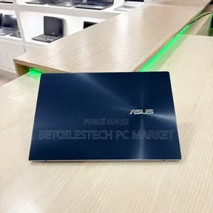 Nouveau Asus Zenbook Pro Duo 15 OLED 16GB Intel Core i5 SSD 512GB