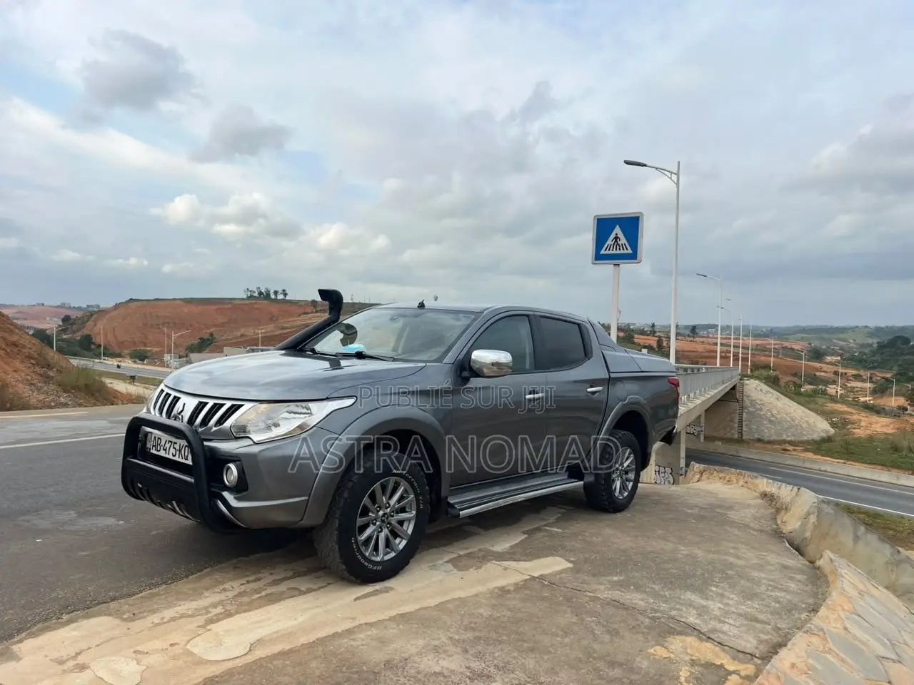 Mitsubishi L200 2018 Gris