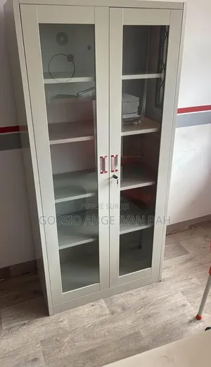 Nouveau Armoire Disponible
