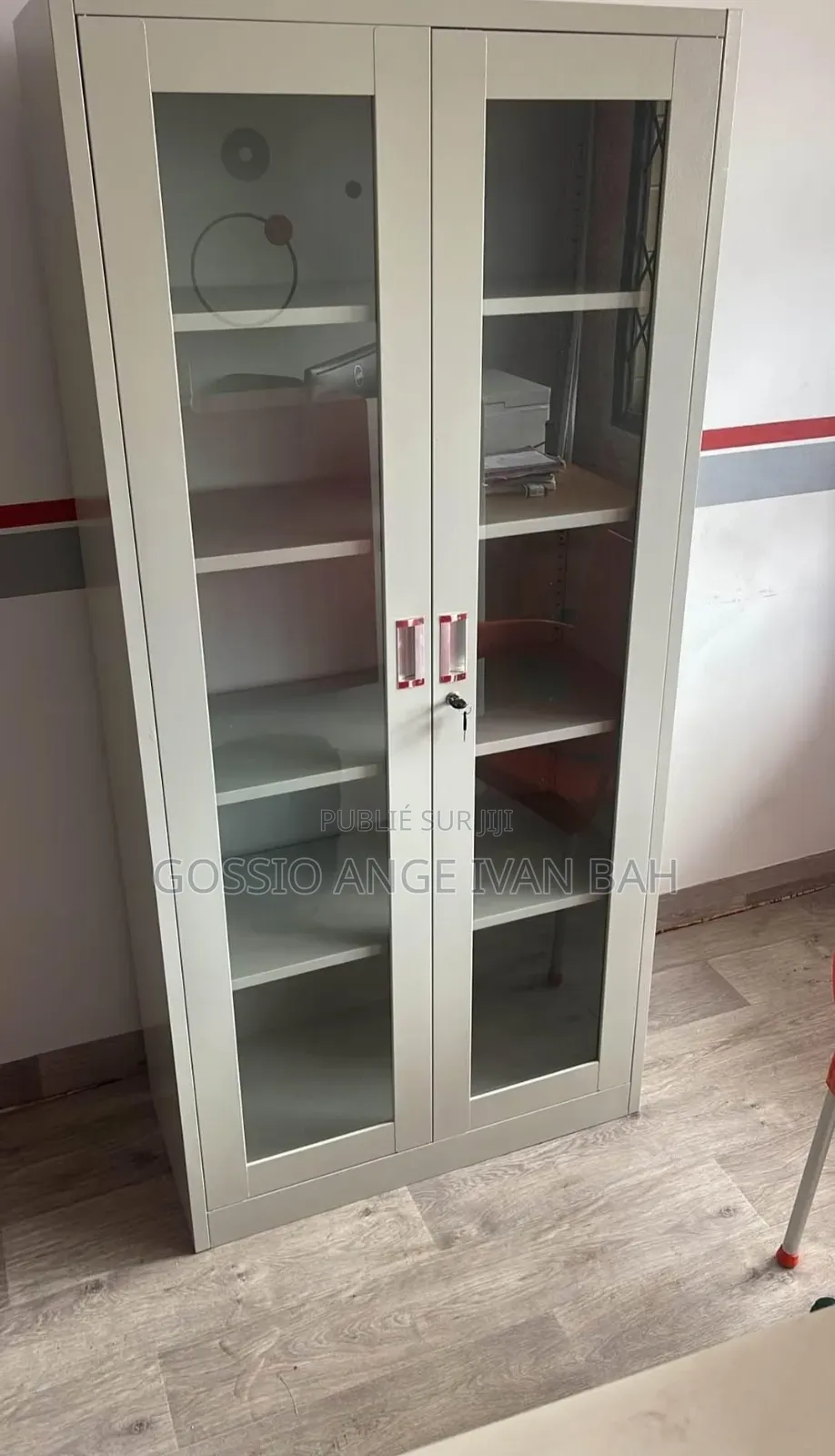 Nouveau Armoire Disponible