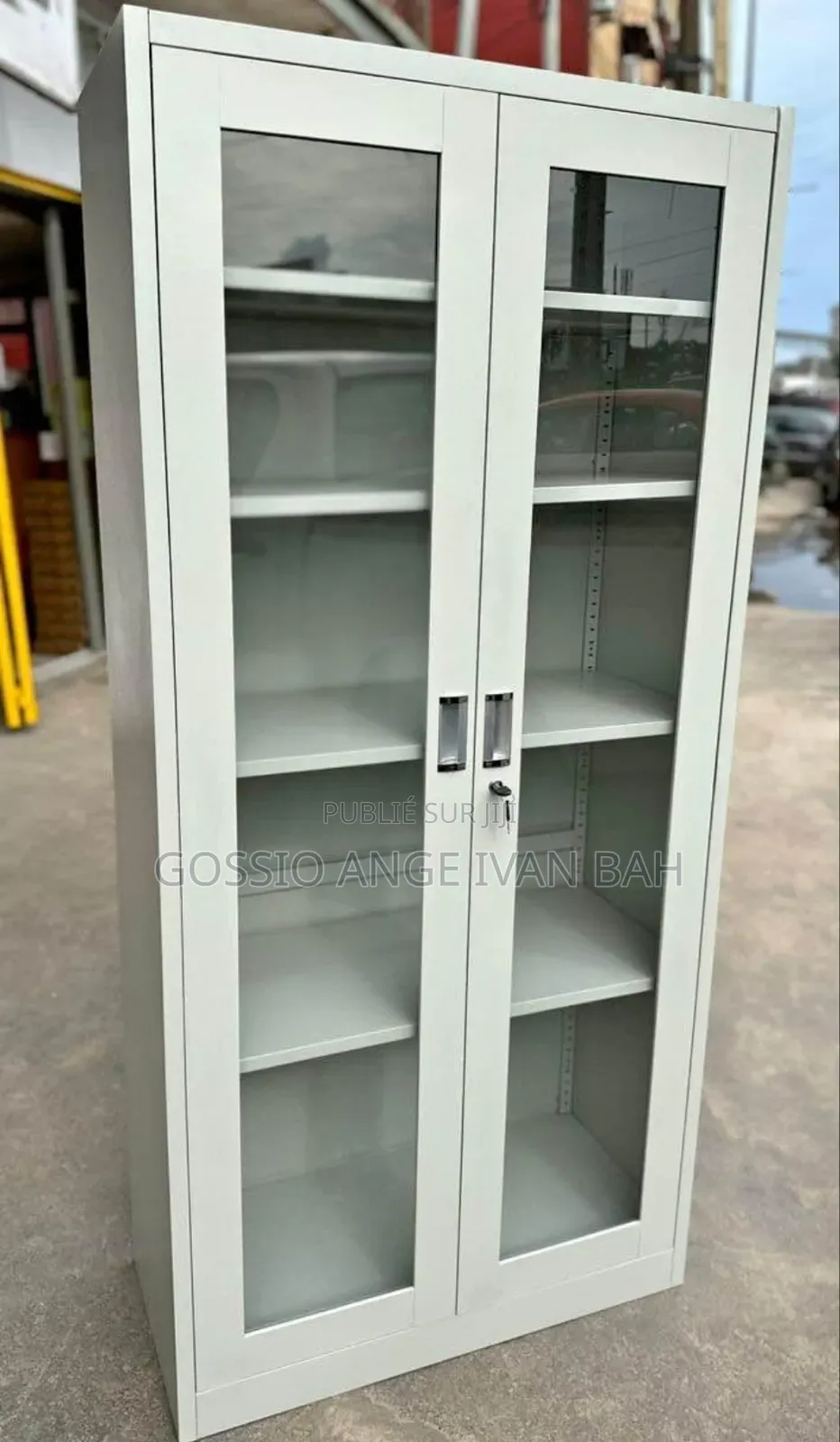 Nouveau Armoire Disponible