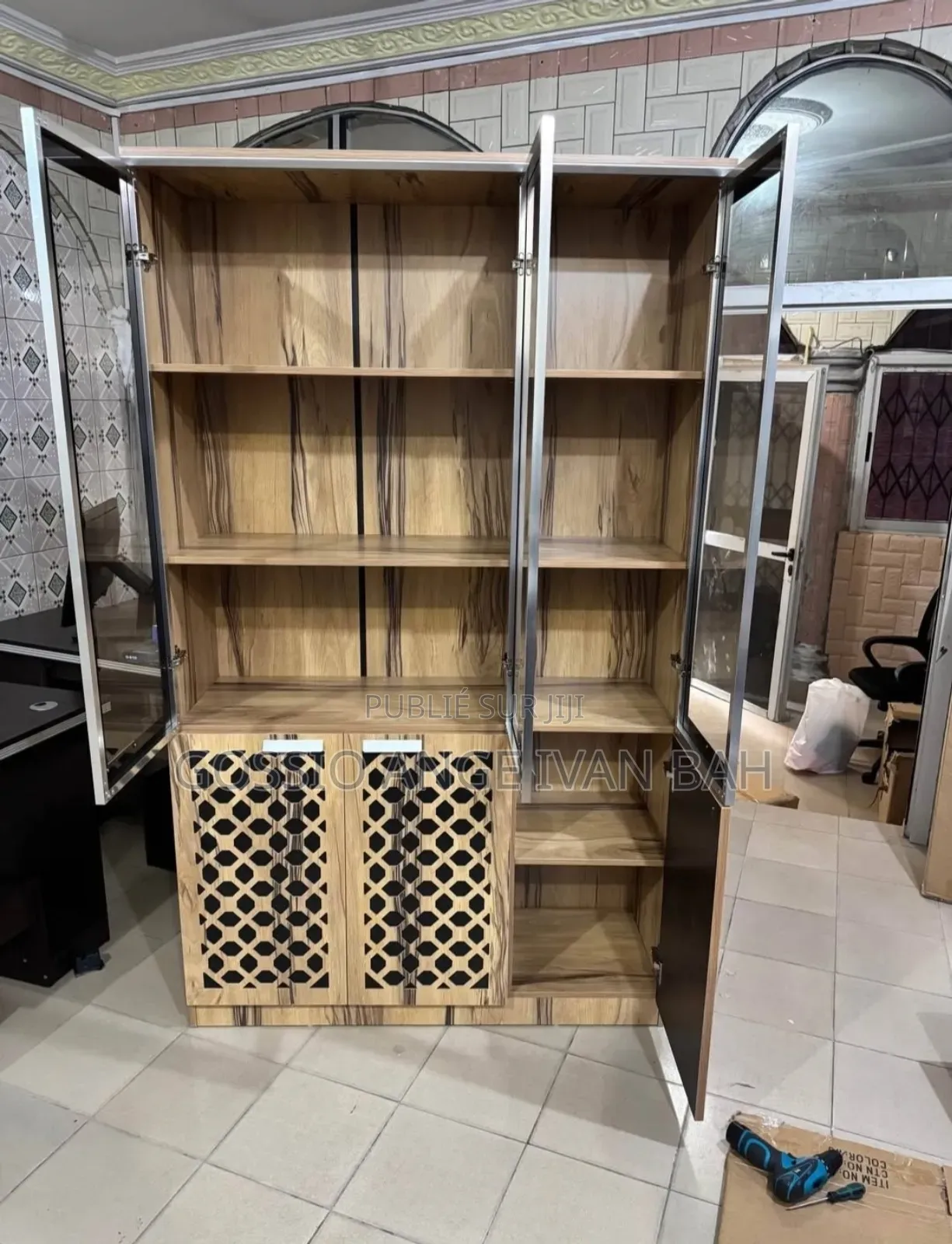 Nouveau Armoire Disponible