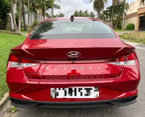 Hyundai Elantra 2023 Rouge