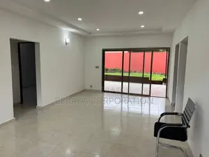 3chbre Villa dans Beraka Corporation, Cocody à Louer