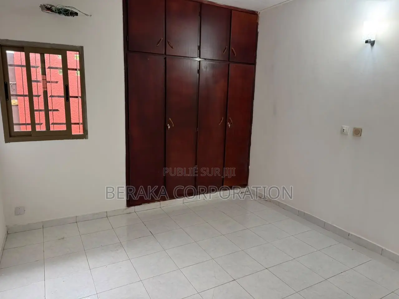 3chbre Villa dans Beraka Corporation, Cocody à Louer