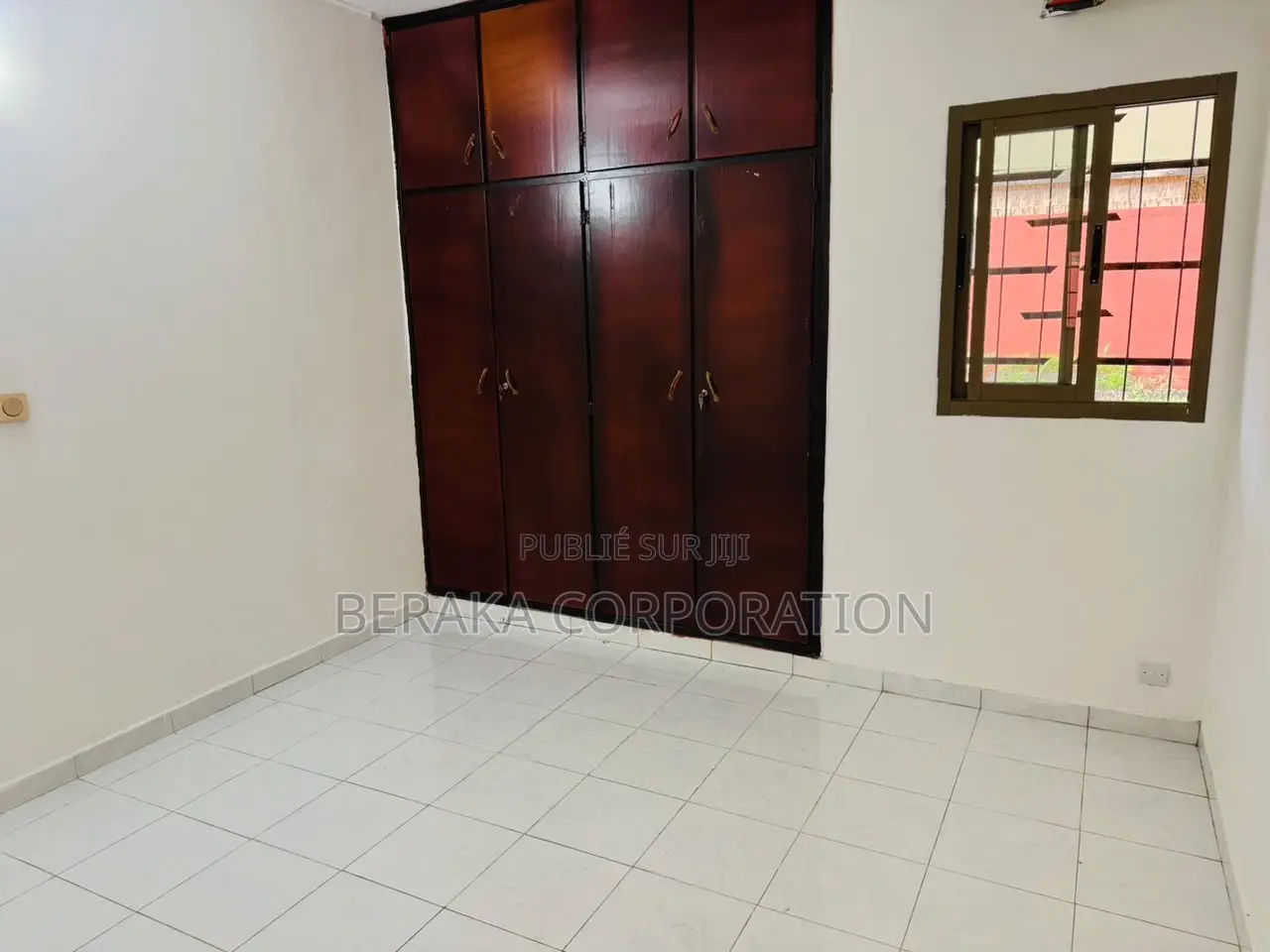 3chbre Villa dans Beraka Corporation, Cocody à Louer