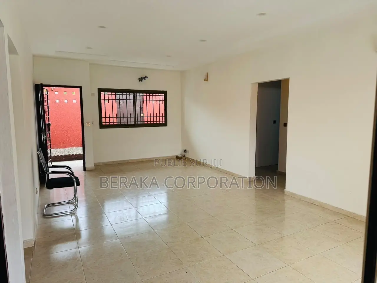 3chbre Villa dans Beraka Corporation, Cocody à Louer