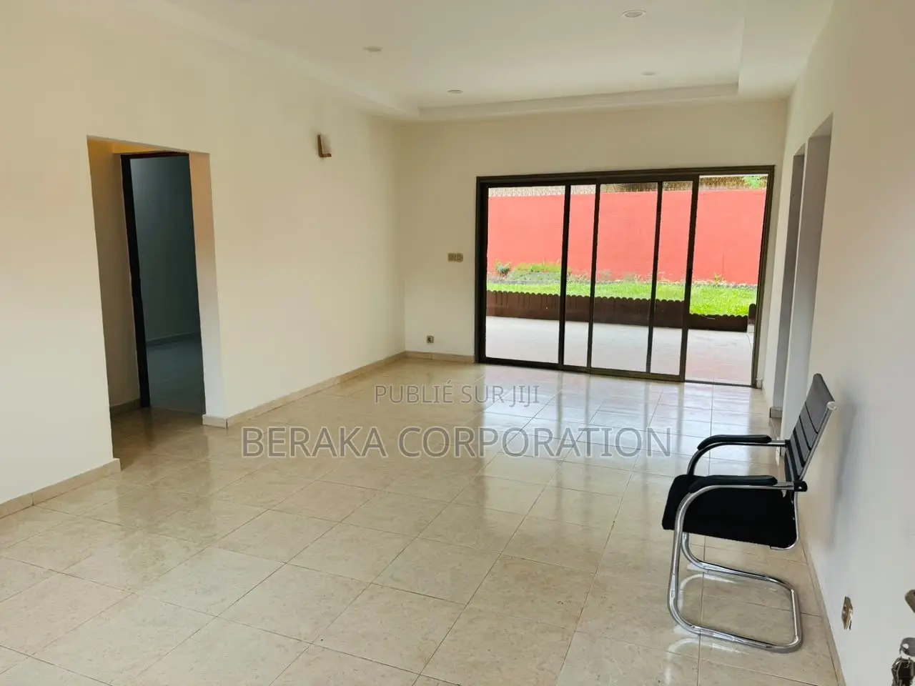 3chbre Villa dans Beraka Corporation, Cocody à Louer