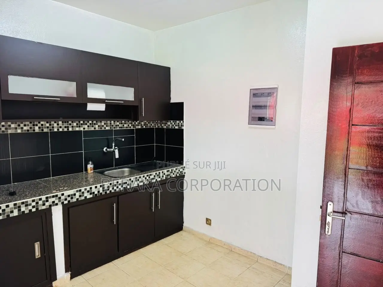 3chbre Villa dans Beraka Corporation, Cocody à Louer