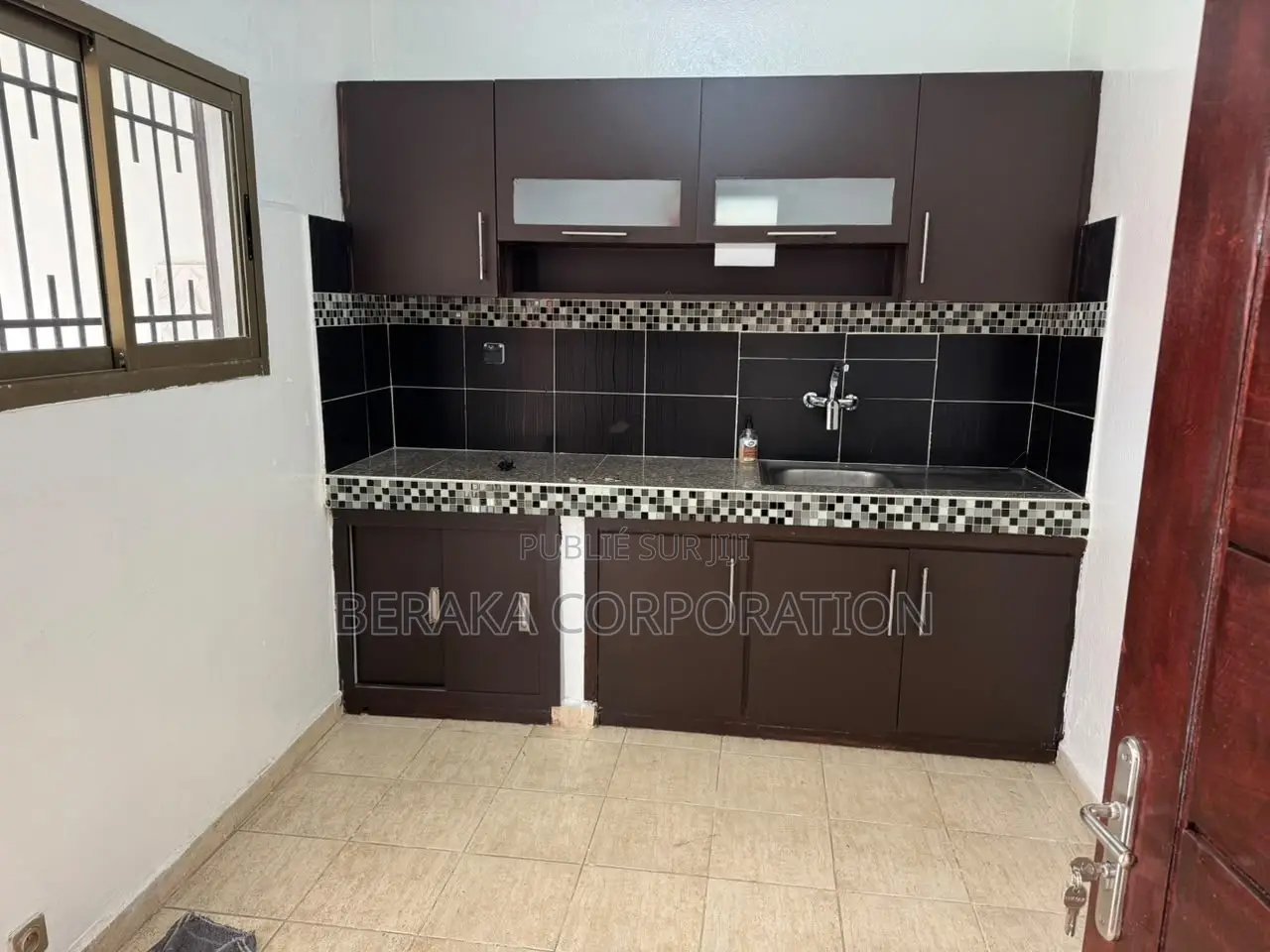 3chbre Villa dans Beraka Corporation, Cocody à Louer