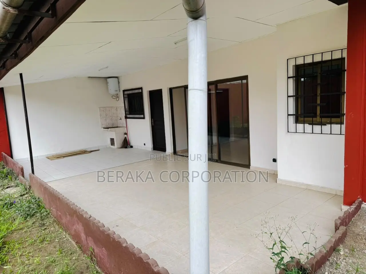 3chbre Villa dans Beraka Corporation, Cocody à Louer