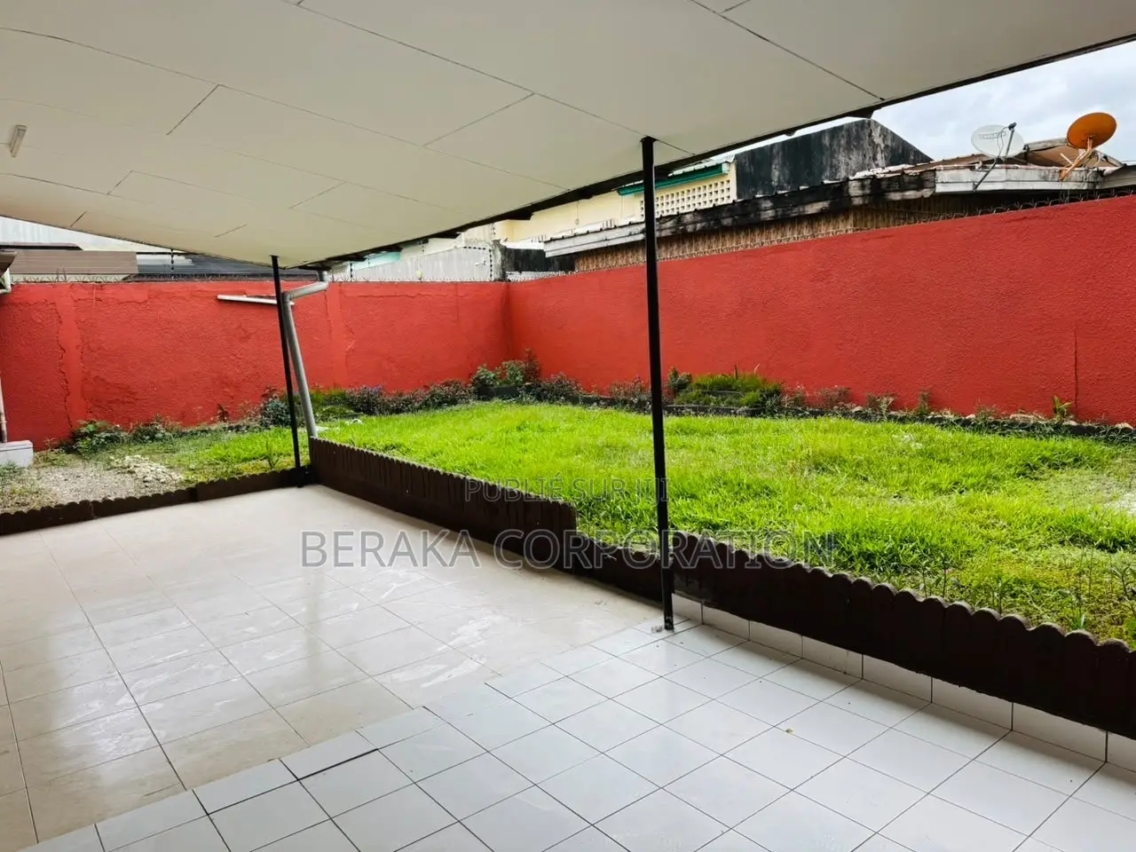 3chbre Villa dans Beraka Corporation, Cocody à Louer