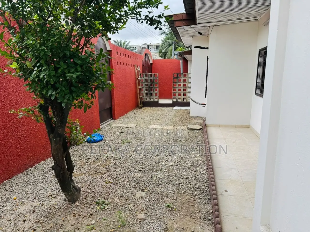 3chbre Villa dans Beraka Corporation, Cocody à Louer
